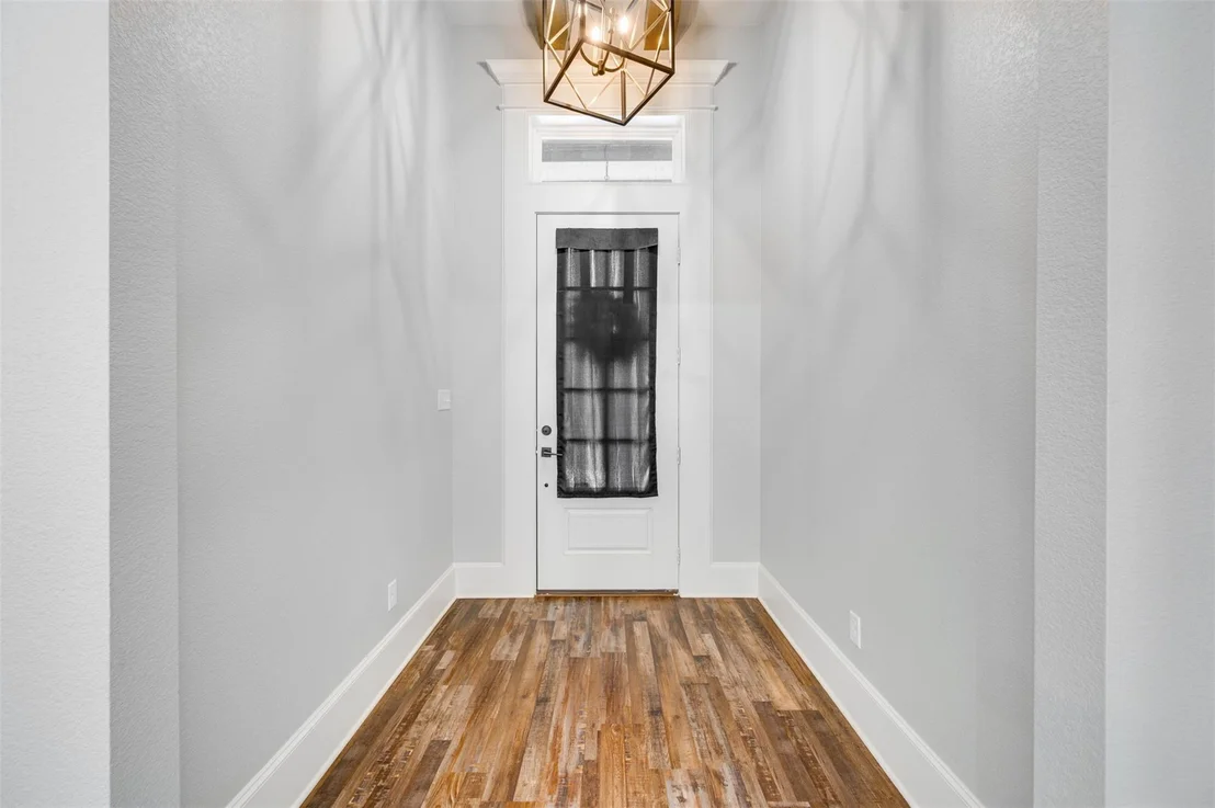 Photo of 2830 Juniper Lane