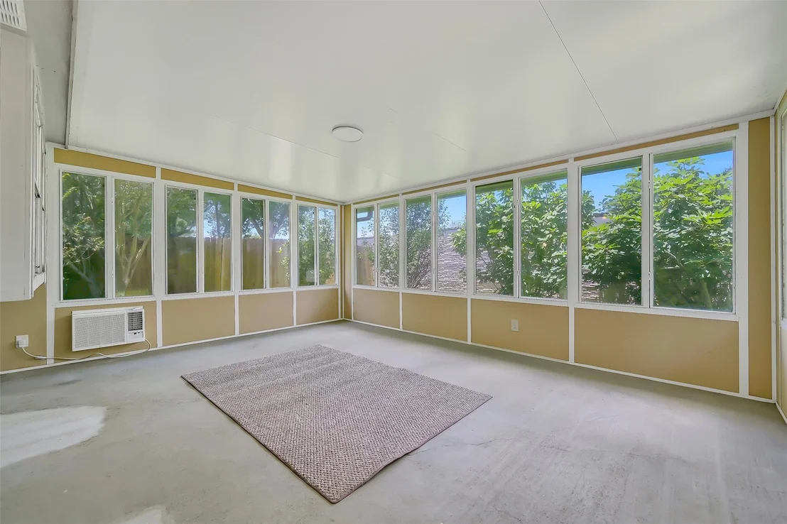 Photo of 3236 Lee Circle