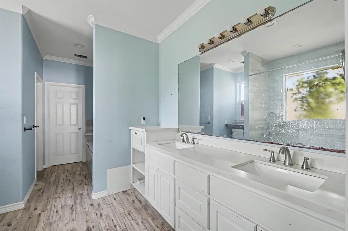 Photo of 5110 Lakeshore Drive