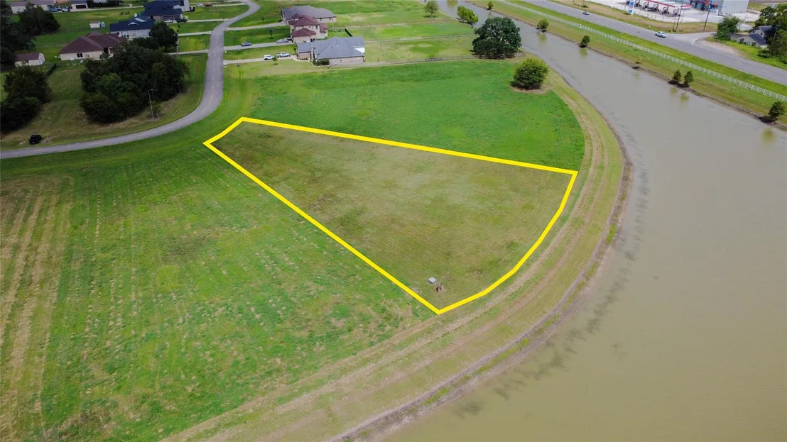 Photo of 1302 Lakeland Circle
