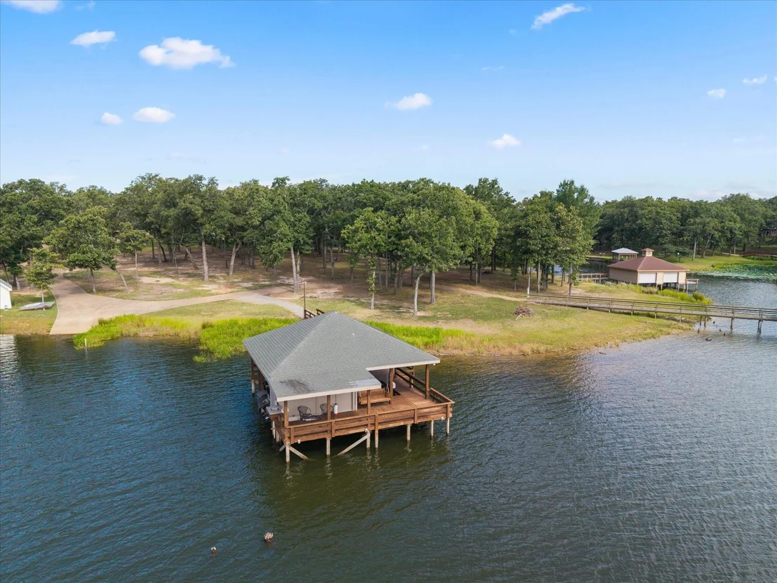 Photo of 940 Private Road 5980
