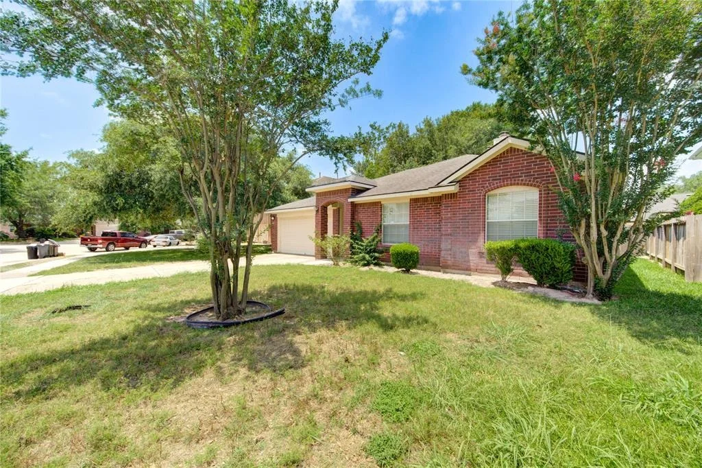 Photo of 19814 Lindenfield Place
