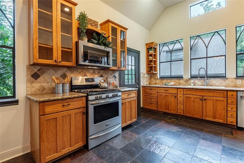 Photo of 2209 Oak Drive