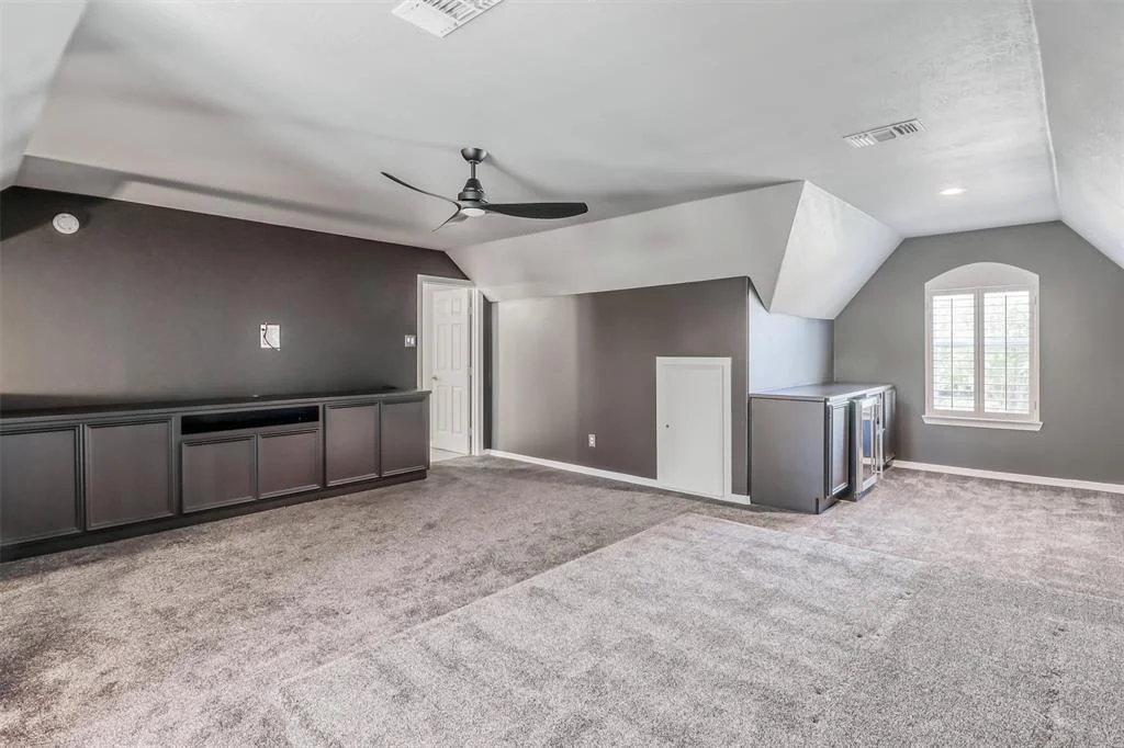 Photo of 2114 Summerland Drive N