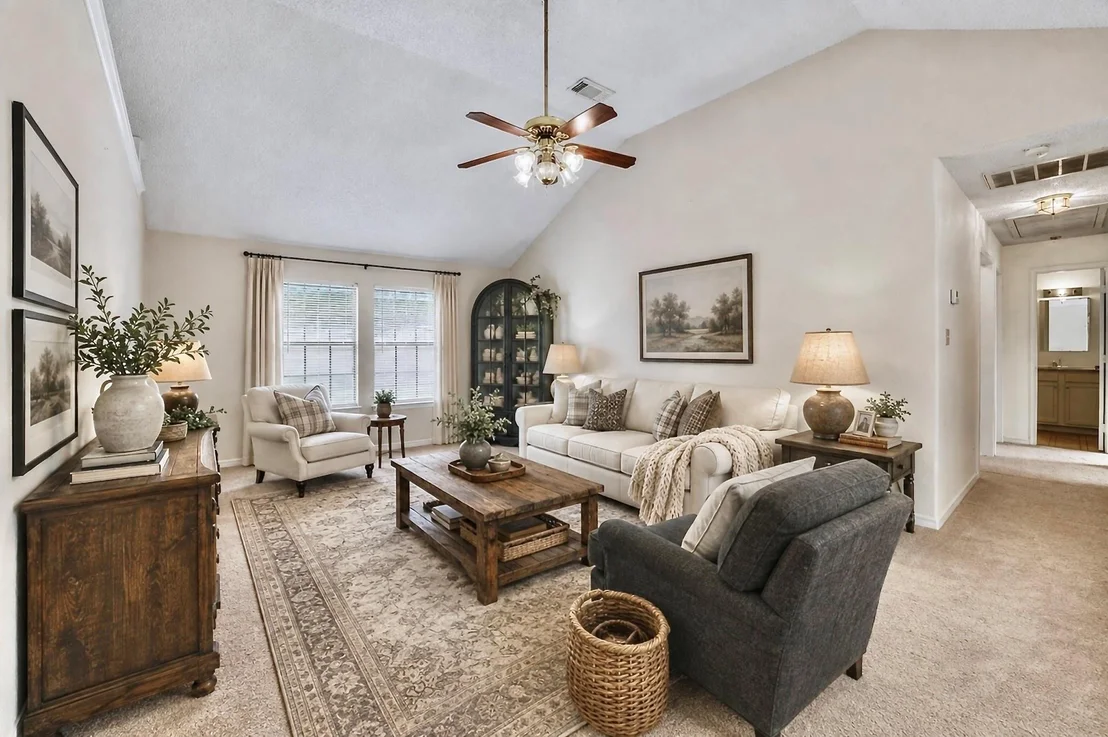 Photo of 201 Red Oak Circle