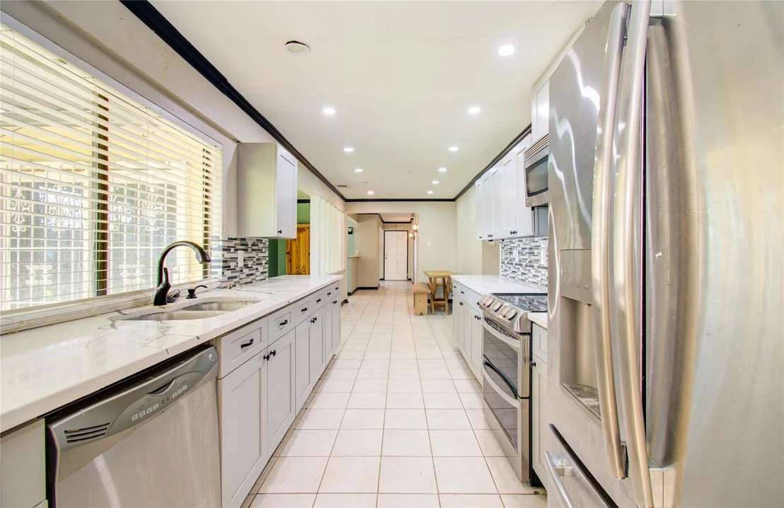 Photo of 8014 Streamside Drive