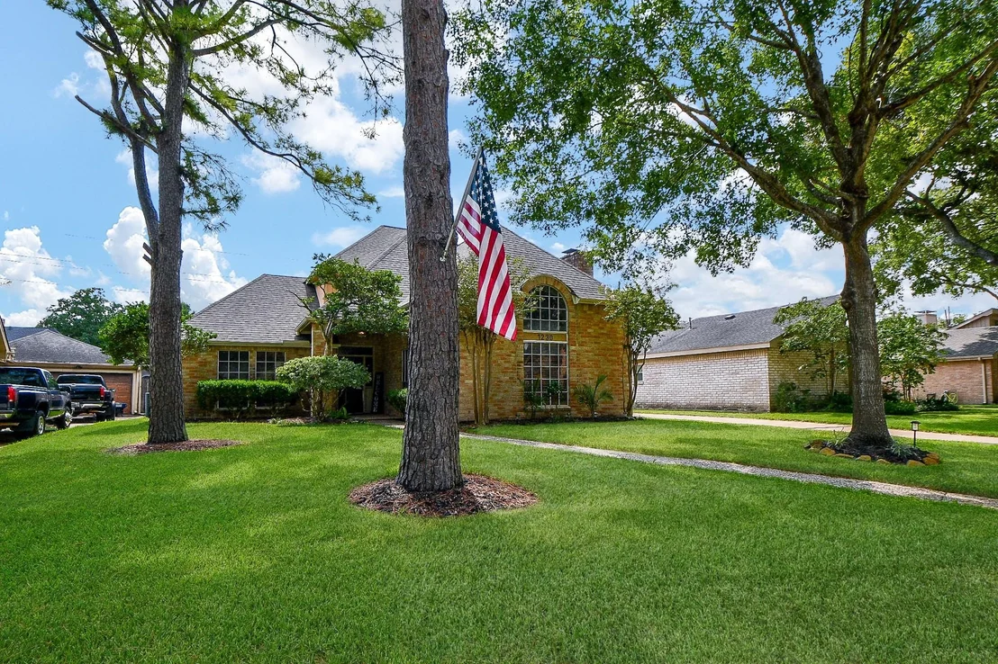 Photo of 1230 Crossfield Drive