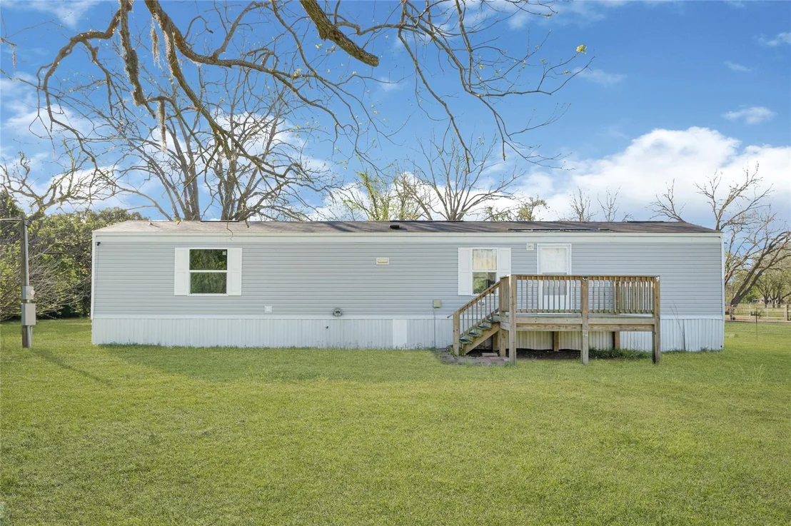 Photo of 10677 County Road 743