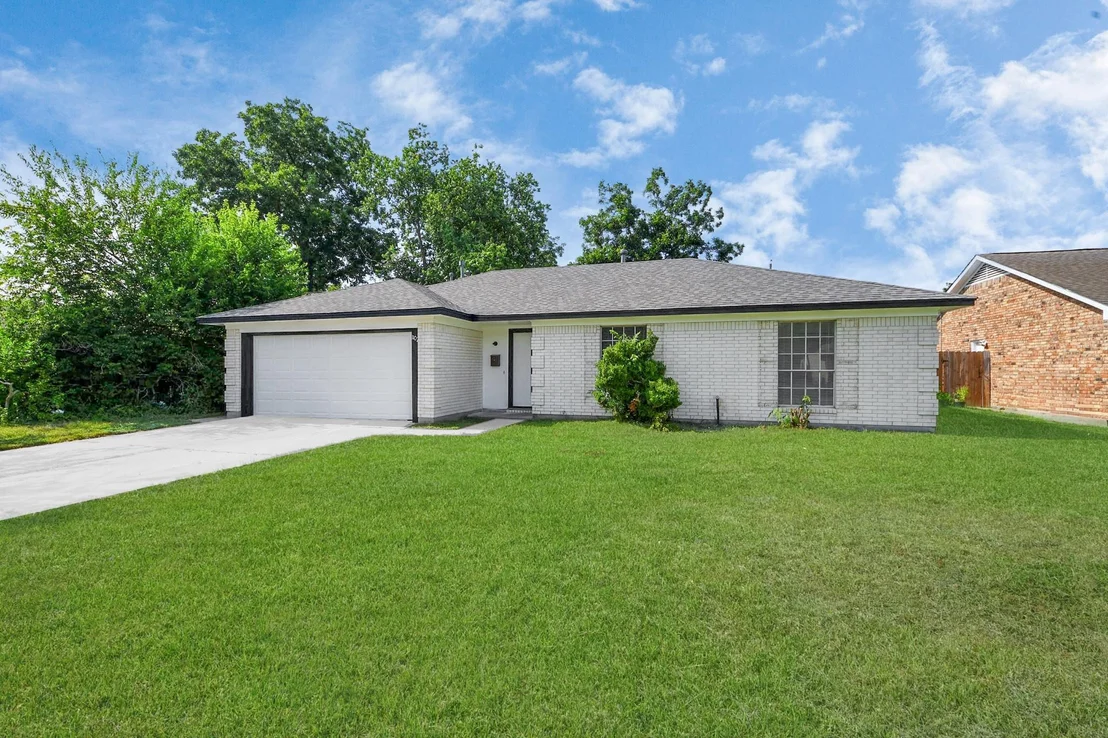 Photo of 1102 Helms Road