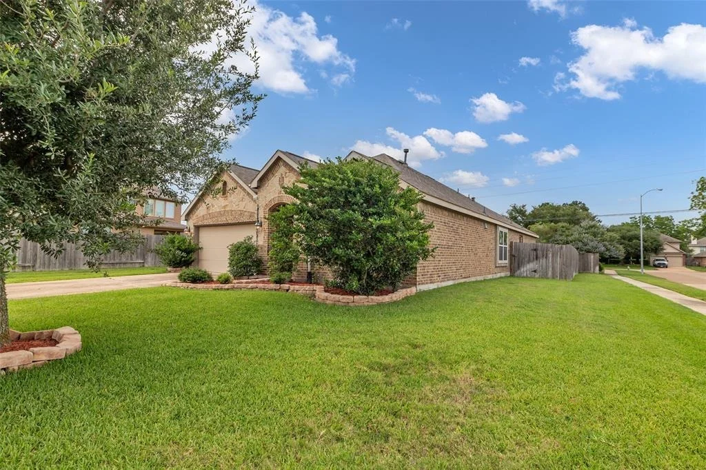 Photo of 3902 Raintree Village Drive