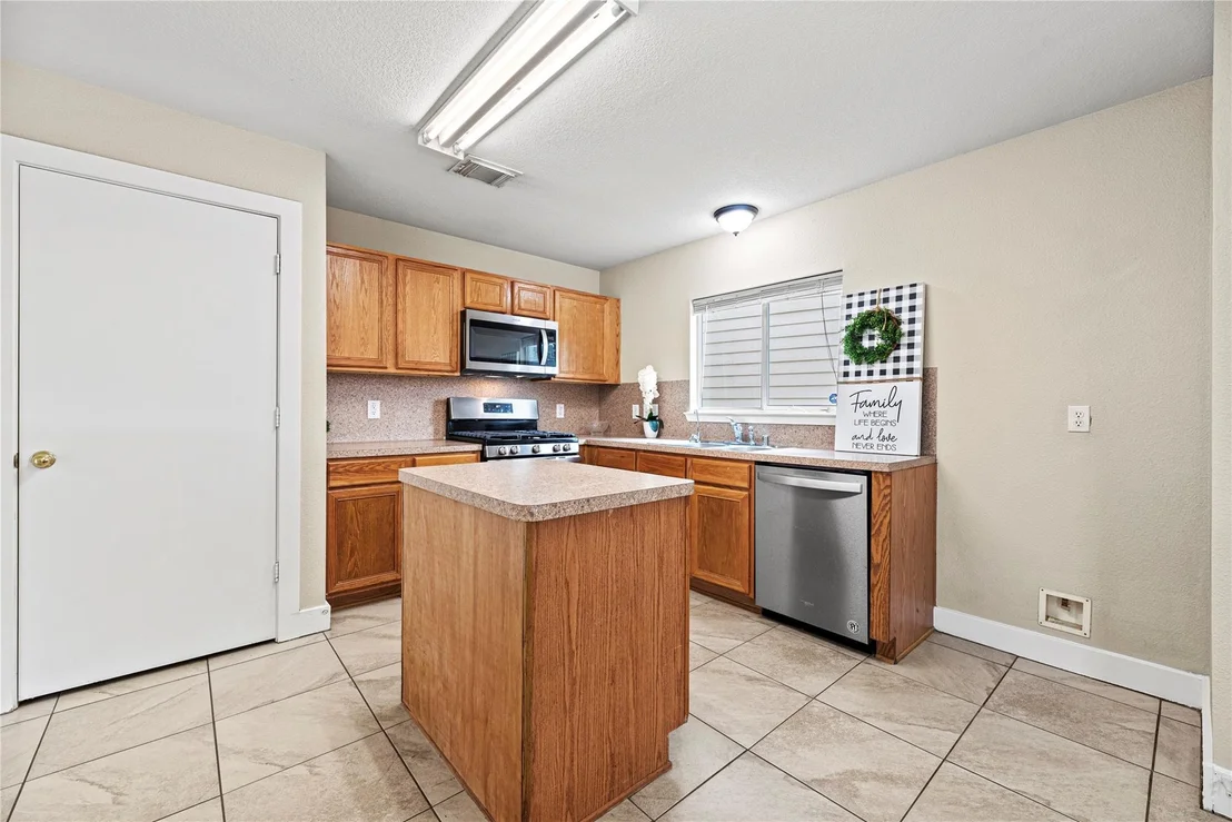 Photo of 5715 Silver Oak Drive
