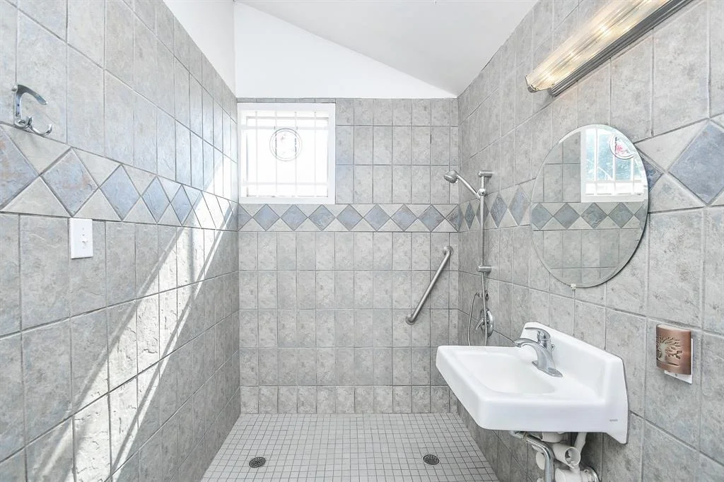 Photo of 1125 Jackson Boulevard