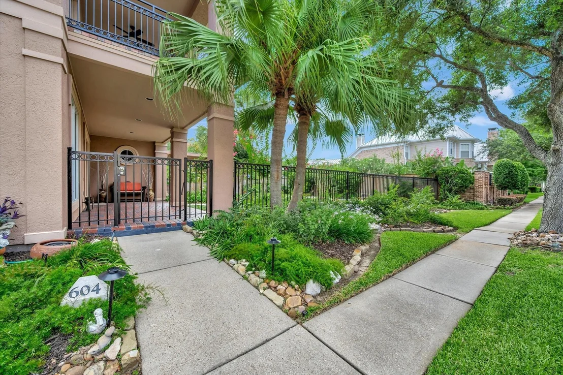 Photo of 604 Harborside Way