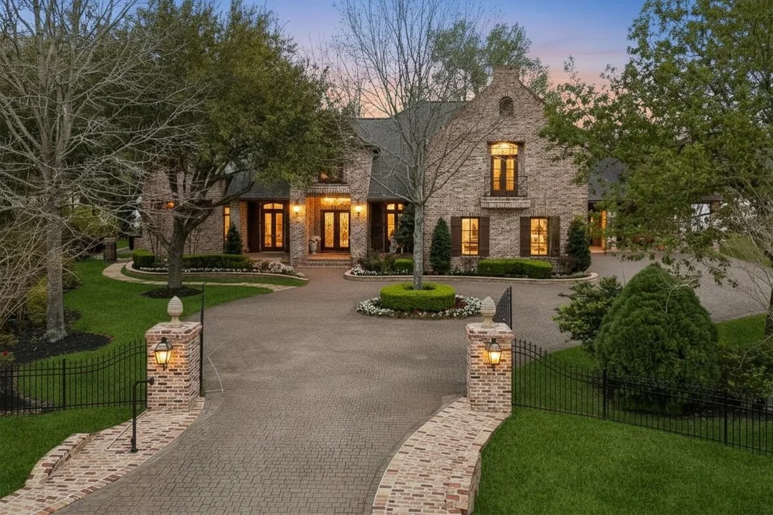 Photo of 27306 Owosso Court
