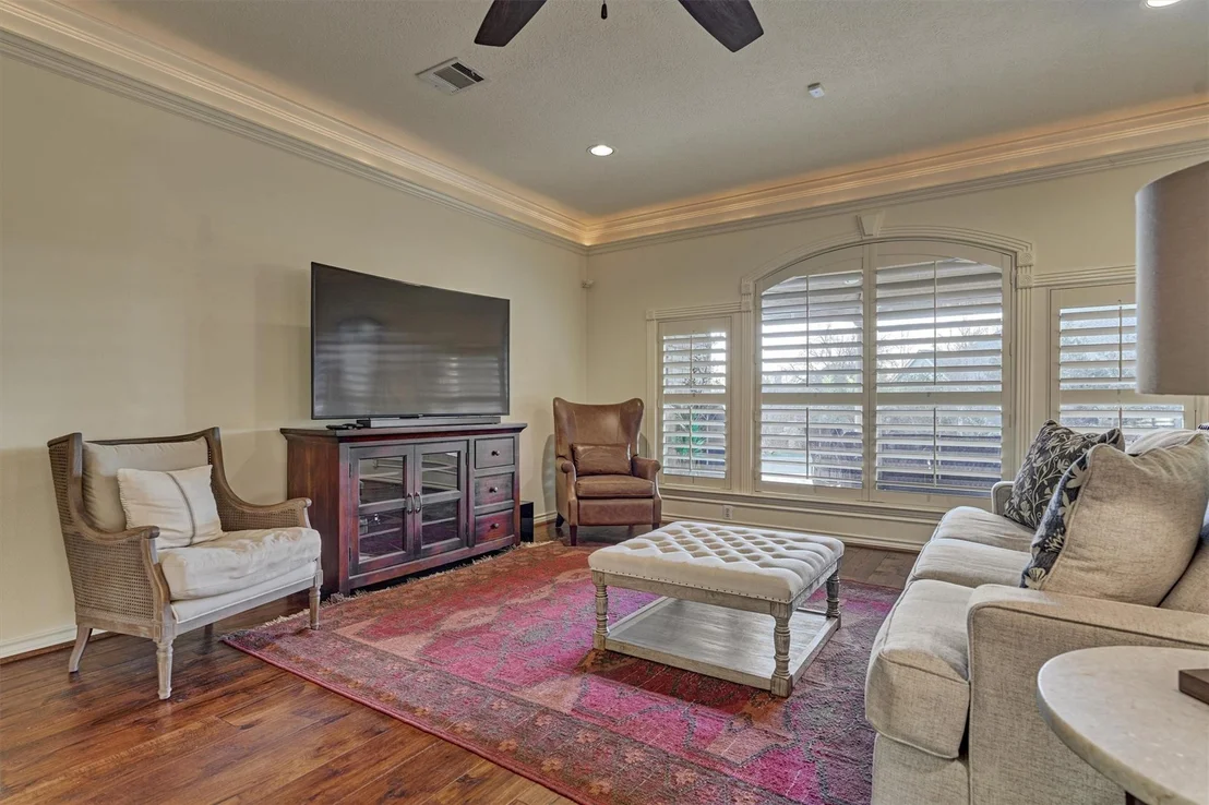 Photo of 147 Sunnyvale W