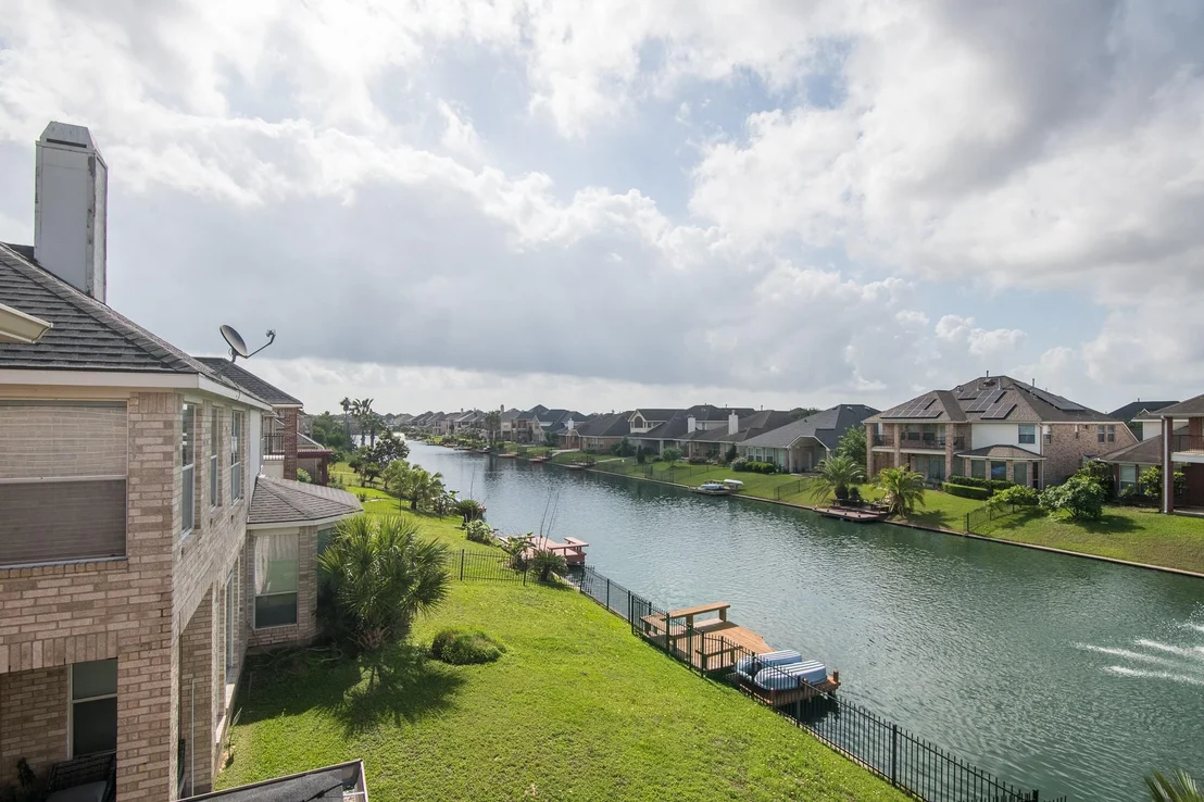 Photo of 18119 Blues Point Drive