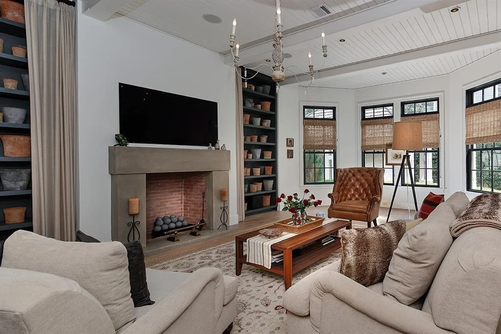 Photo of 46 E Bay Boulevard