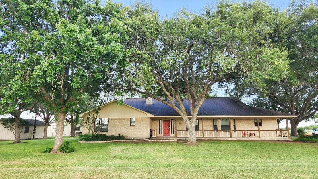 Photo of 847 Oliver Road