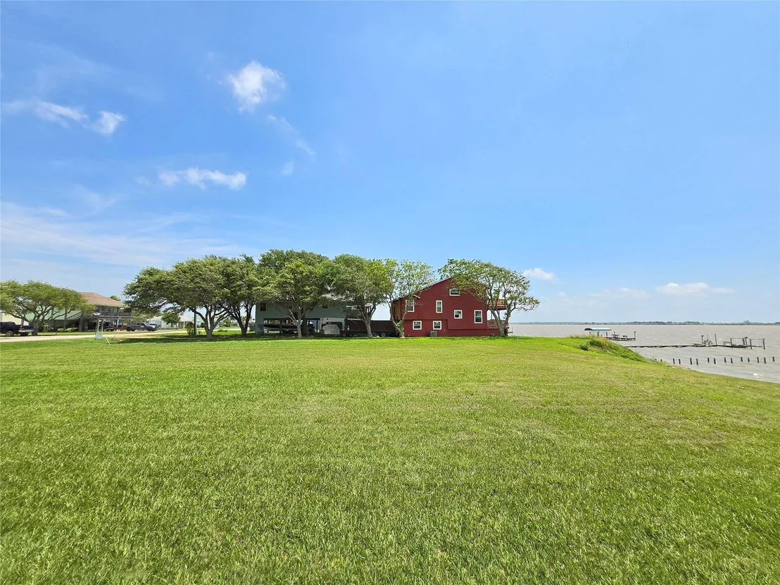 Photo of 1664 W Bayshore Drive