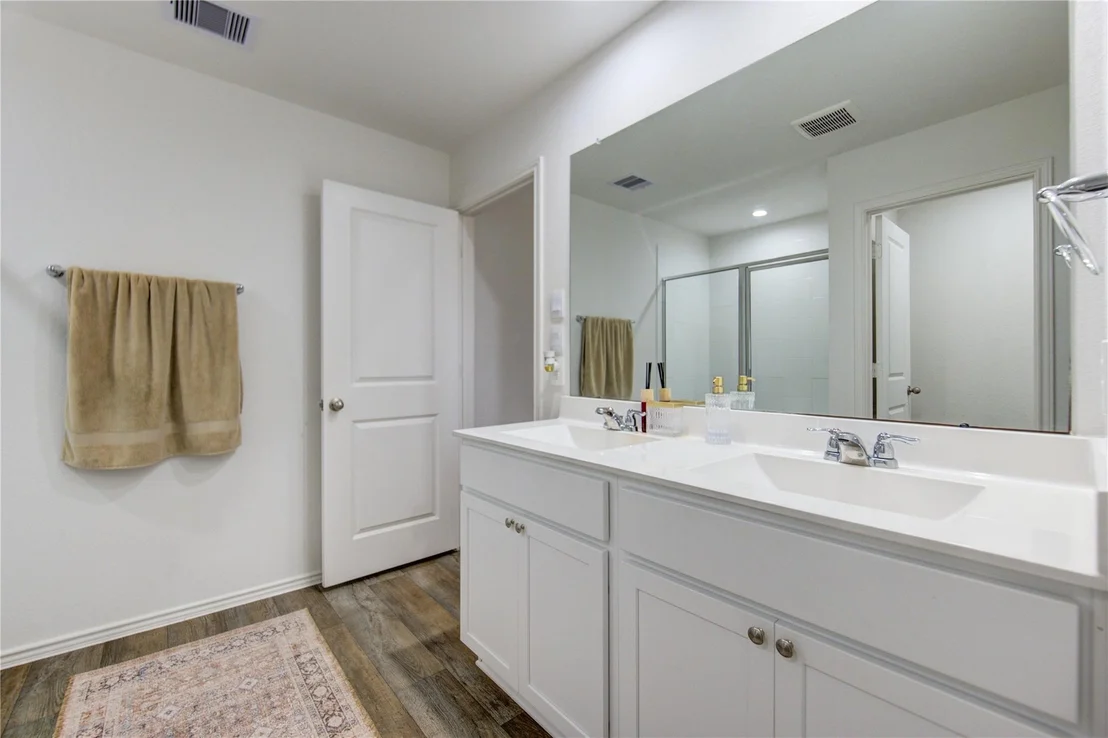 Photo of 4230 Berwick Park Lane