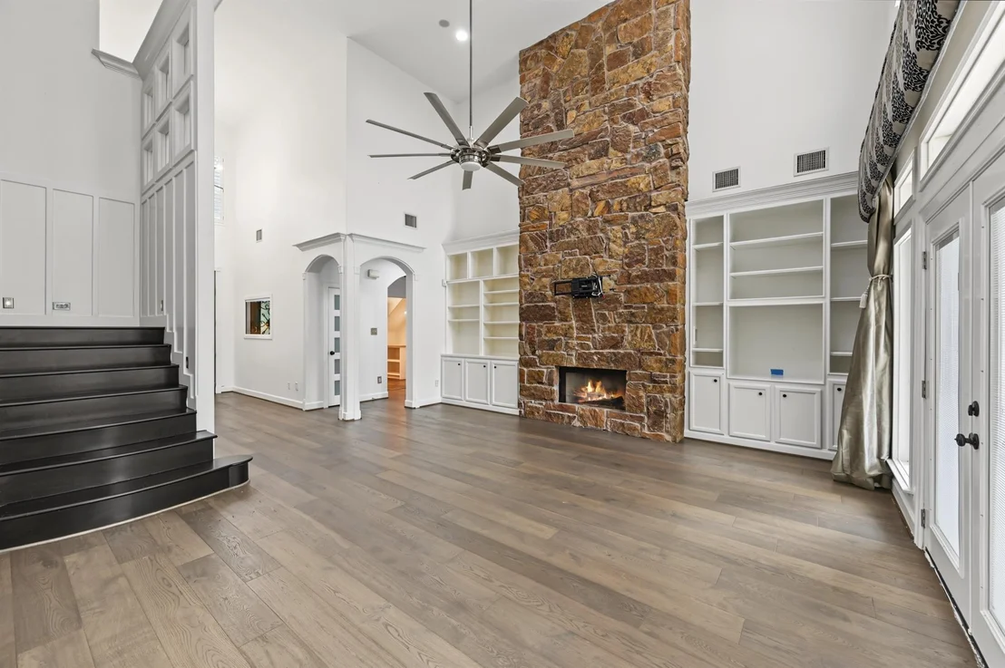 Photo of 10933 Lake Forest Drive
