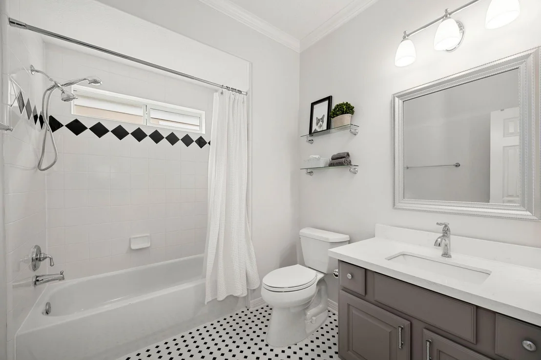 Photo of 137 White Drive