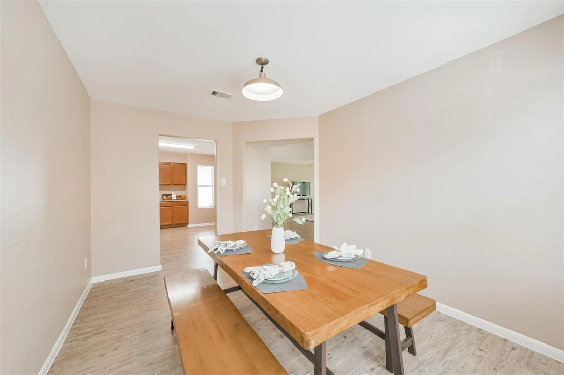 Photo of 16726 Warbler Drive
