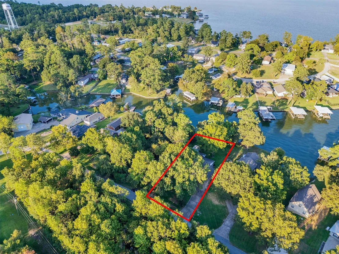 Photo of 185 Lake Drive