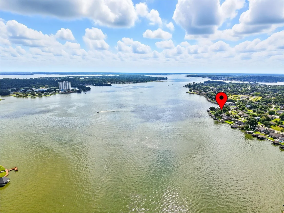 Photo of 1046 Lake View Drive