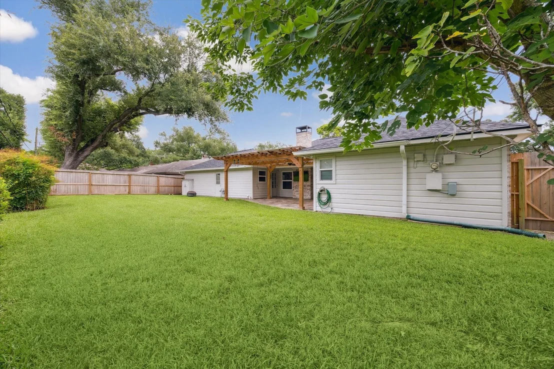 Photo of 2523 Moss Hill Drive