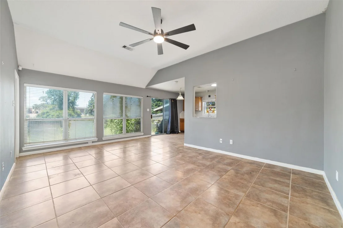 Photo of 1014 Oak Glen Drive