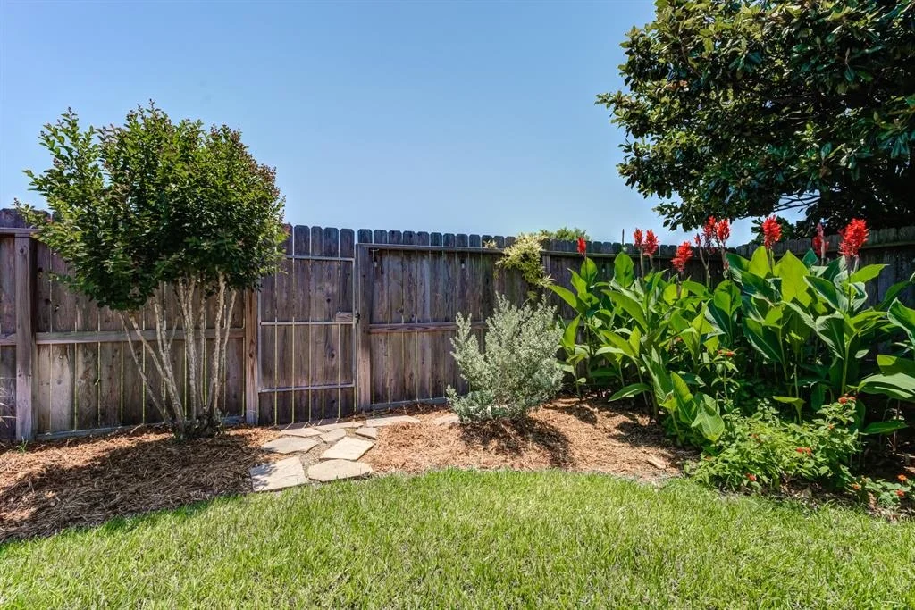 Photo of 8226 Broken Timber Way
