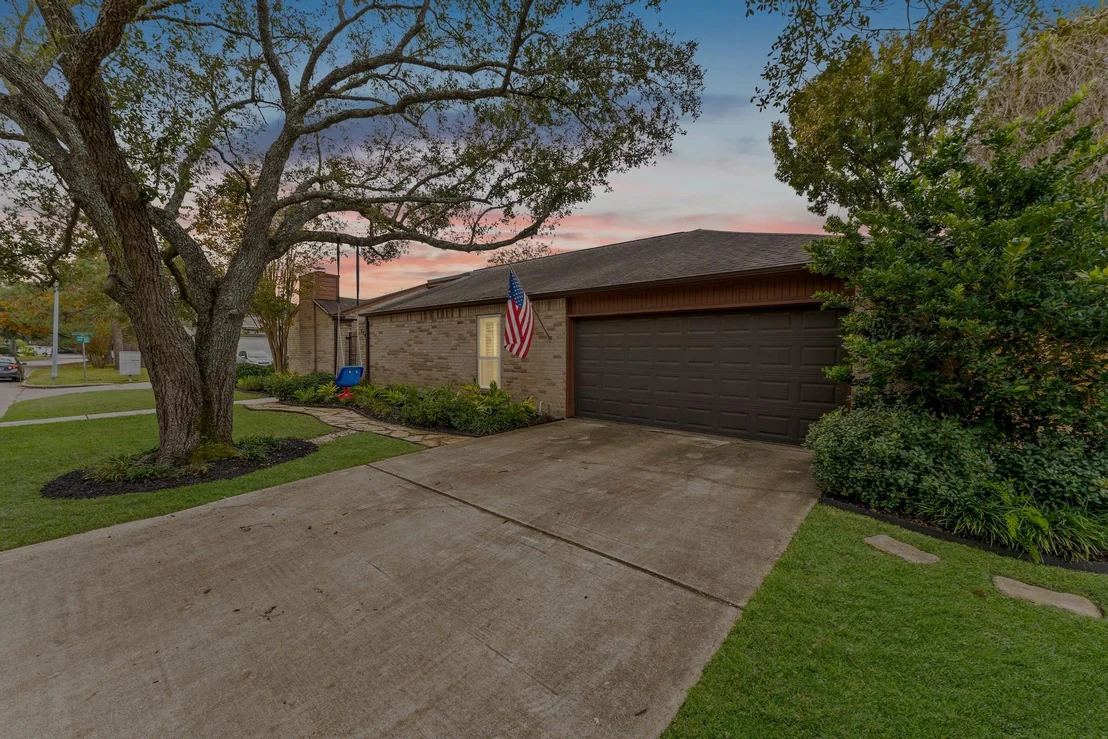 Photo of 1546 Beaconshire Road