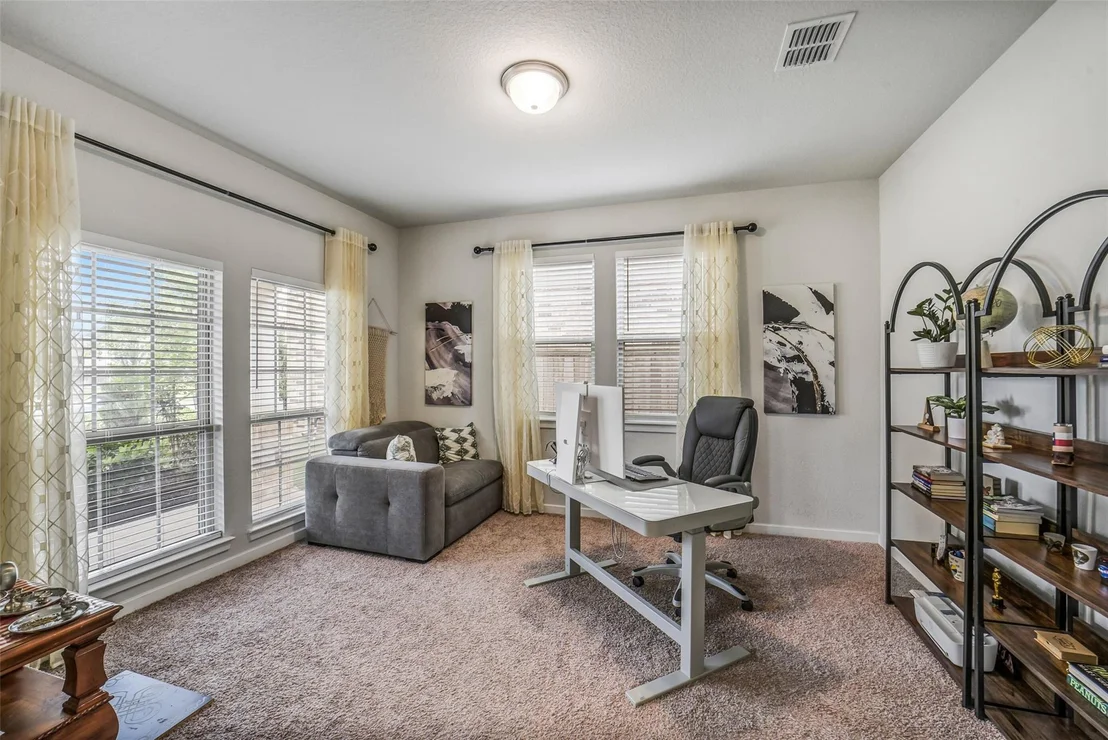 Photo of 9210 Lowell Cliff Drive
