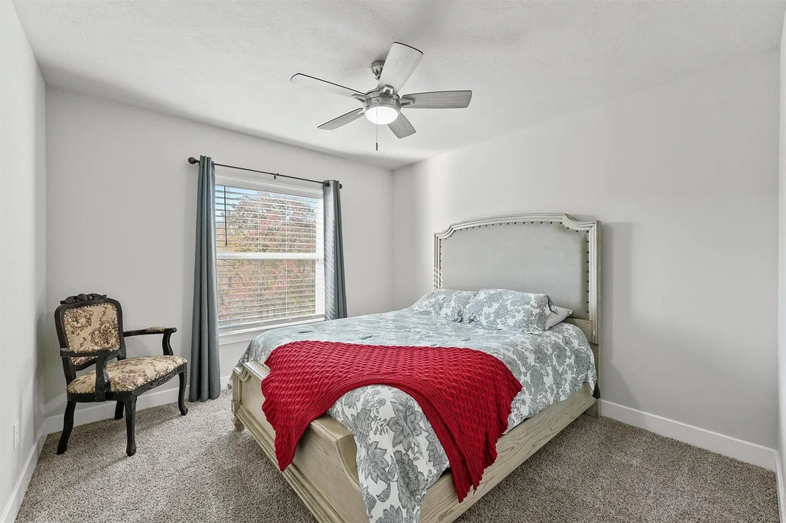 Photo of 1700 Twin Oaks Circle