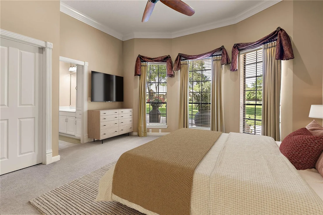 Photo of 2 Oak Crest Circle