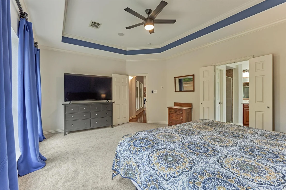 Photo of 11 N French Oaks Circle