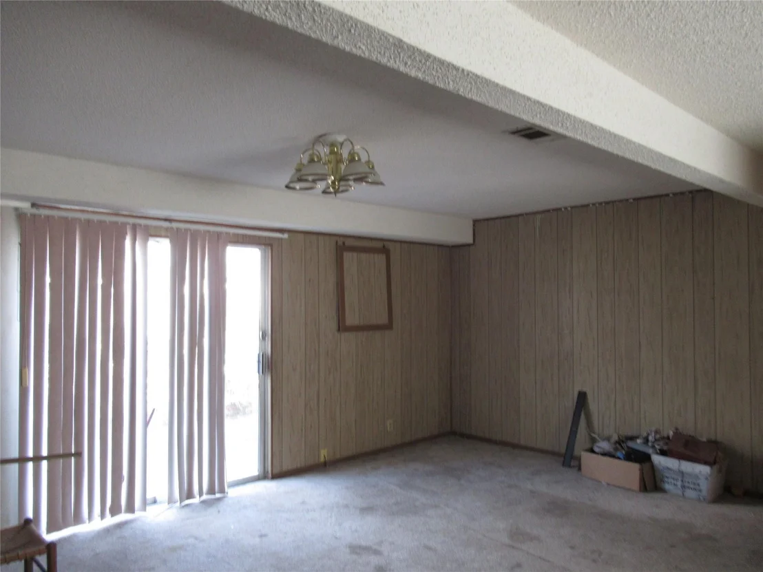 Photo of 1122 Desirable Lane