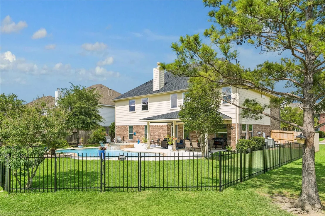 Photo of 14307 Lakepointe Bend Lane