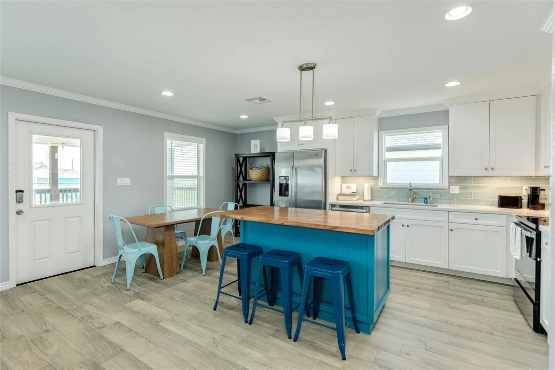 Photo of 1741 Bluewater Highway