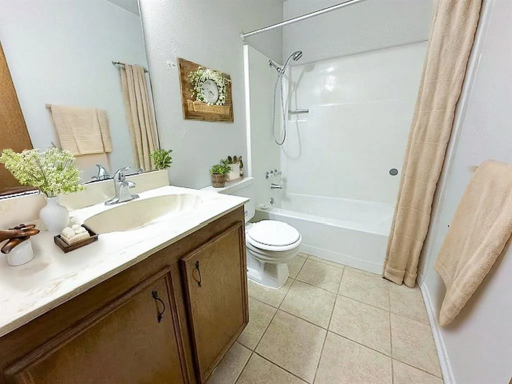Photo of 1103 Kelving Way
