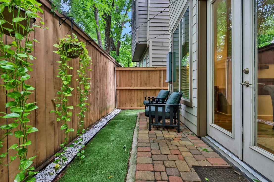 Photo of 1002 Shepherd Oaks Drive