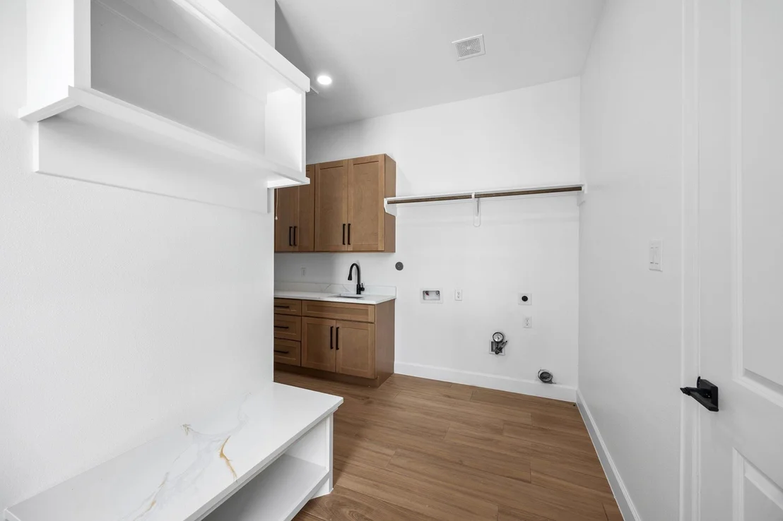 Photo of 220 Birdie Dr