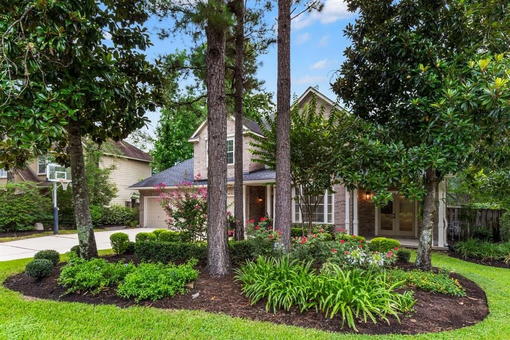 Photo of 55 N Altwood Circle