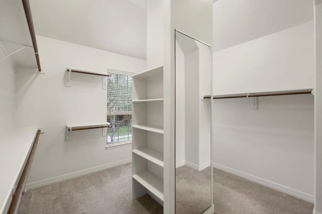 Photo of 28003 Iberville Glen Drive