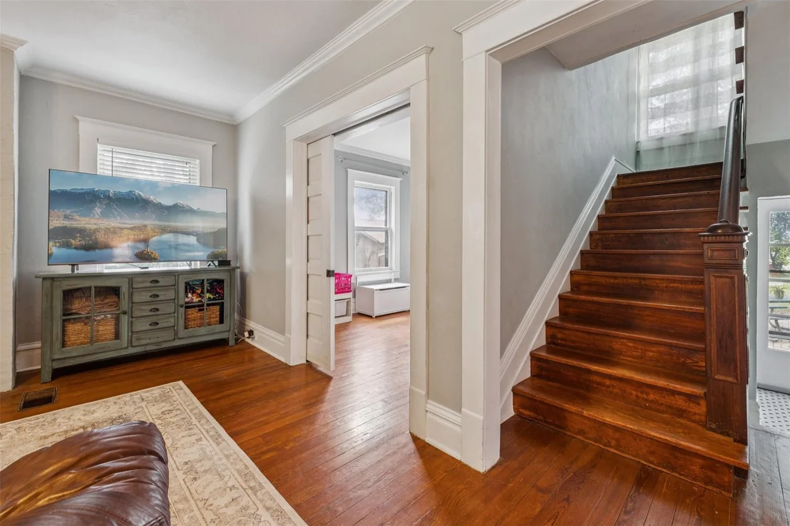 Photo of 1004 Mitchell Street