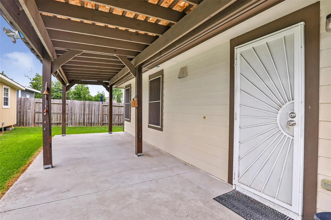 Photo of 8643 River Crest Drive