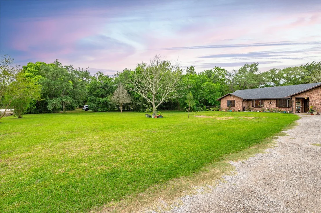 Photo of 725 Thompson Road