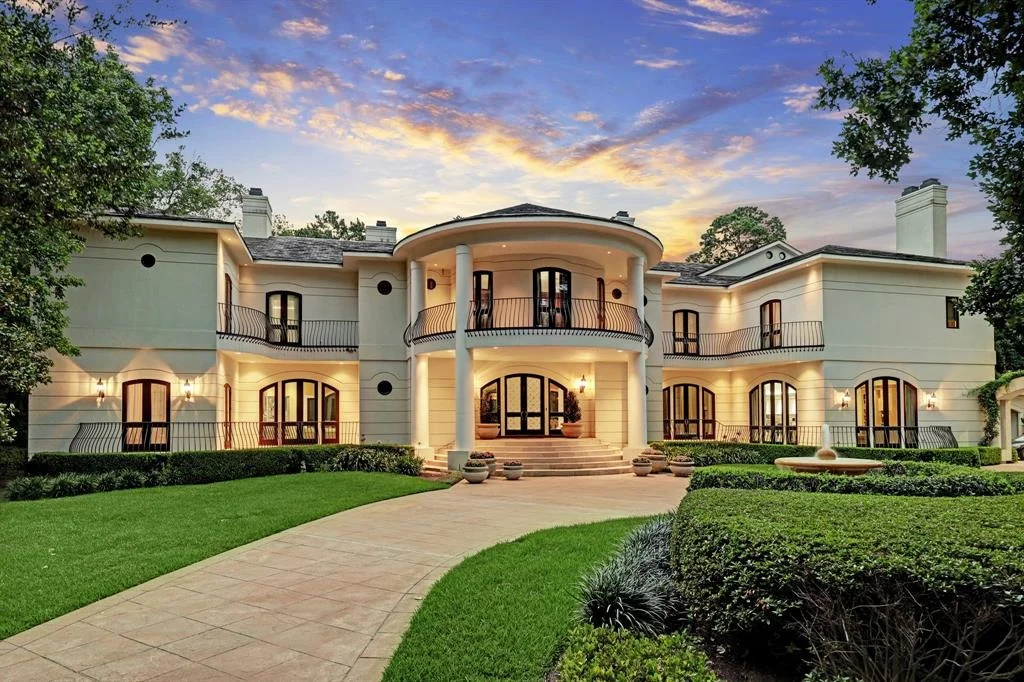 Photo of 324 Buckingham Drive