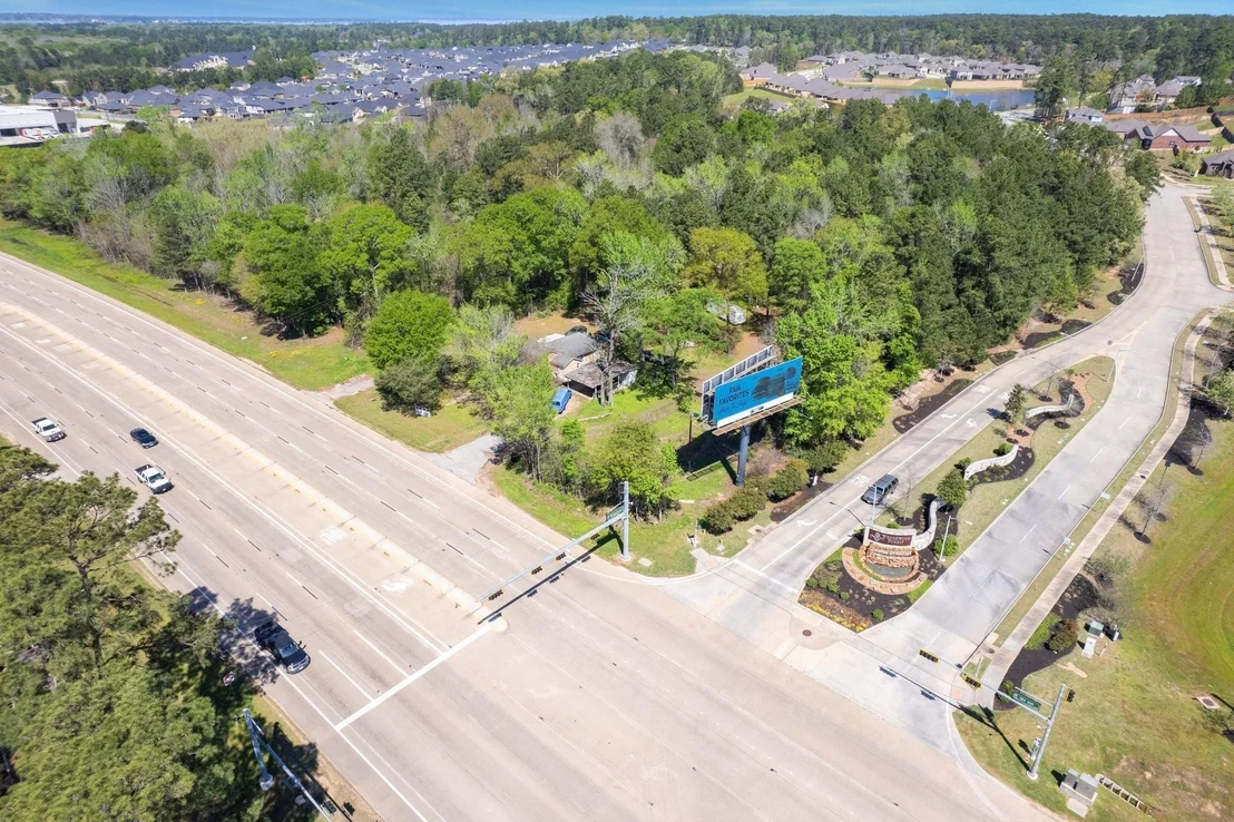 Photo of 6020 Highway 105